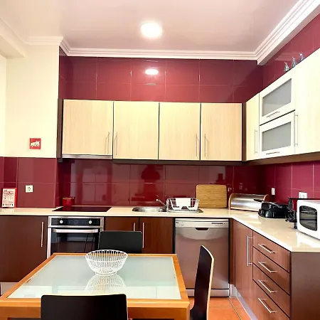 公寓 Front House 蓬塔德尔加达