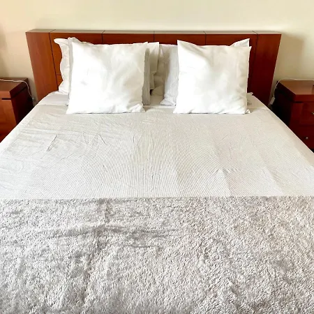 Front House 公寓 蓬塔德尔加达