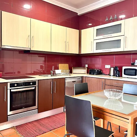 公寓 Front House 蓬塔德尔加达