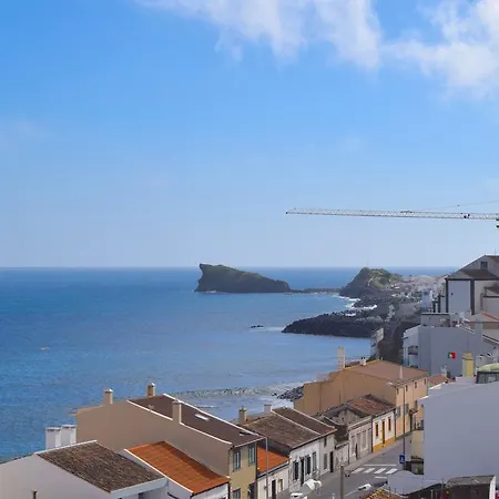 Front House شقة *