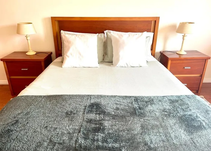 Front House דירה *