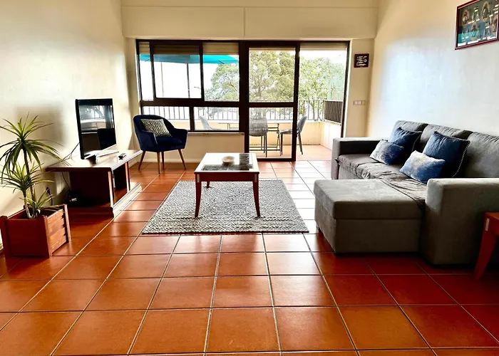 Front House Apartamento Ponta Delgada